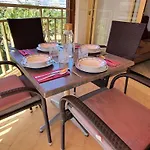 Quiet Beachfront Oasis - Dona Sofia 公寓 *