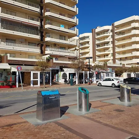 Cosy Beachfront 2bdr Dona Sofia * フエンヒロラ