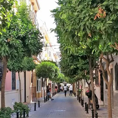 Cosy Beachfront 2bdr Dona Sofia * フエンヒロラ