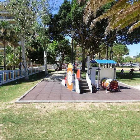 Cosy Beachfront 2bdr Dona Sofia * フエンヒロラ