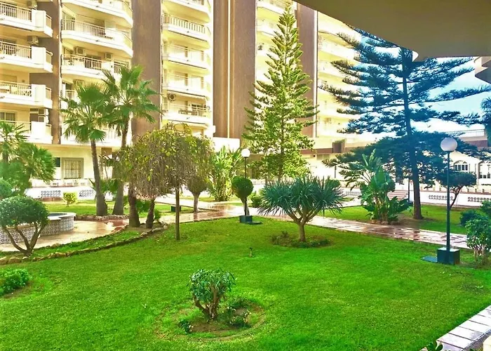 Quiet Beachfront Oasis - Dona Sofia Lägenhet