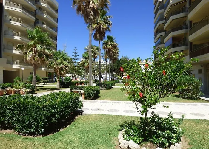 Апартаменты Quiet Beachfront Oasis - Dona Sofia