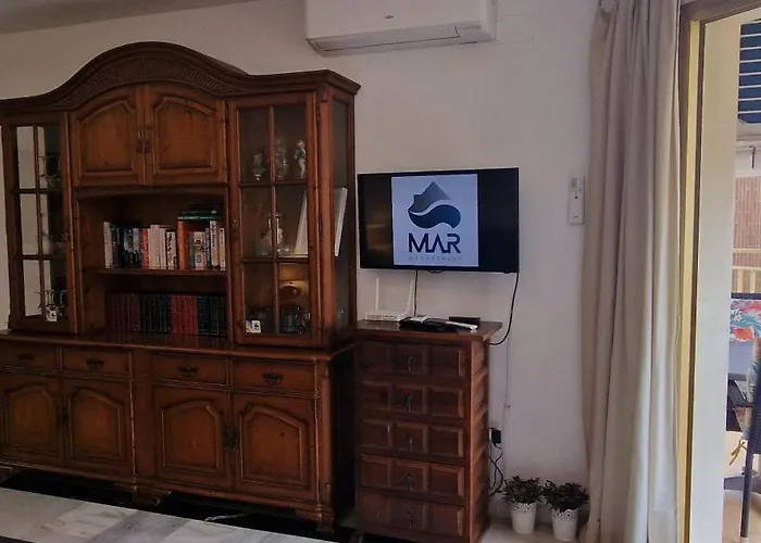 Quiet Beachfront Oasis - Dona Sofia Lägenhet Fuengirola