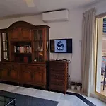 Quiet Beachfront Oasis - Dona Sofia Apartment Fuengirola