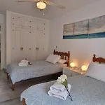 Apartment Quiet Beachfront Oasis - Dona Sofia