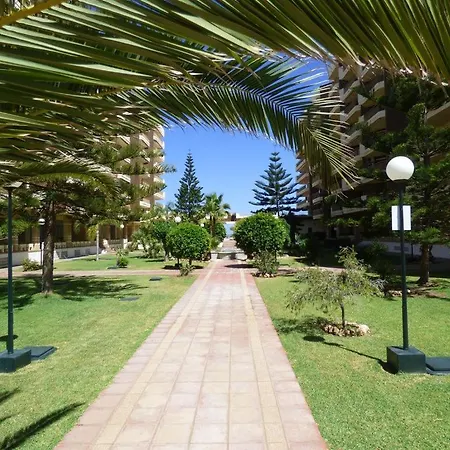 Cosy Beachfront 2bdr Dona Sofia Apartment *